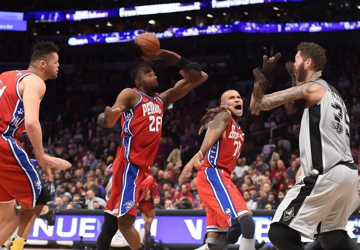 2015年费城76人VS圣安东尼奥马刺：赛季初巅峰对决回顾(图1)